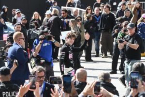 Franco Colapinto hizo vibrar en Palermo a unas 600 mil personas y alimentó el sueño del regreso de la Fórmula Uno