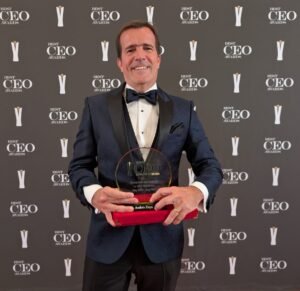 Un especial reconocimiento Best CEO of the Year 2026-2027 para Andrés Deyá