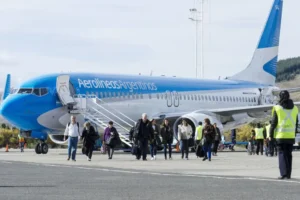 Neuquén tendrá un récord de conectividad aérea este invierno con más de 180 vuelos semanales