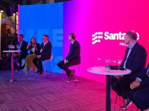 Promoción, gestión y planificación turística en recargada agenda santafesina en Buenos Aires