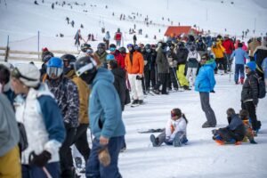 Miles de turistas disfrutan de la Alta Montaña mendocina