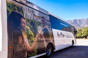 La Ruta del Vino Riojano tiene una renovada propuesta con Bus Turístico
